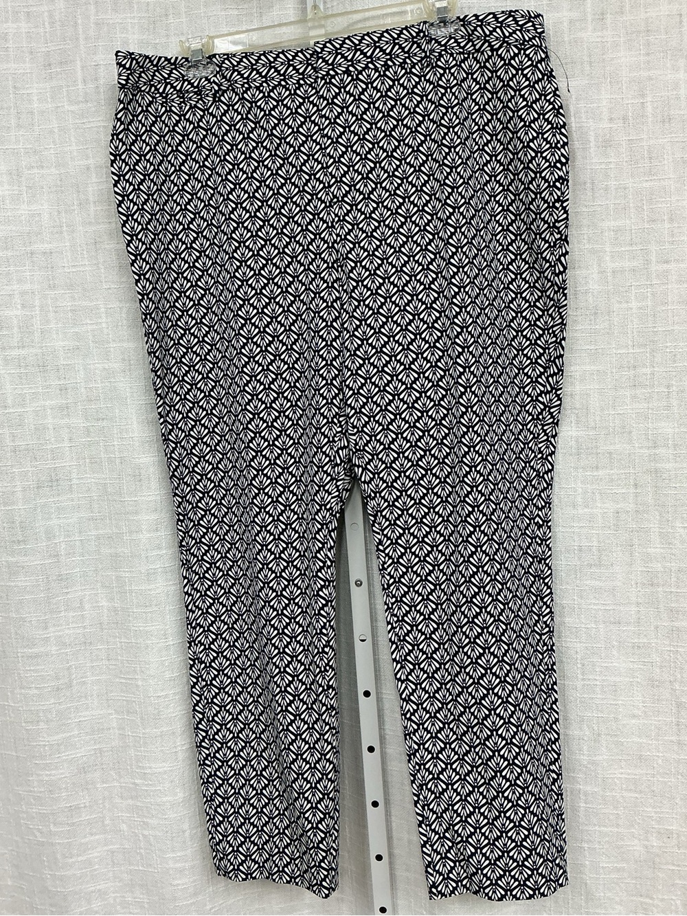 crown & ivy Navy and White Patterned Women's Pants